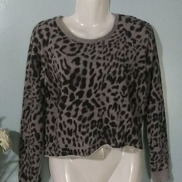 H &M animal print long sleeve - Picture 2 of 9